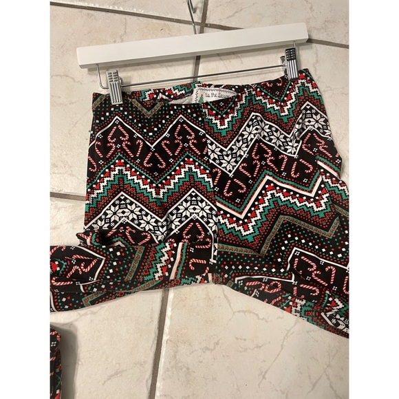 NEW Candy Cane Fair Isle / Chevron Holiday Leggings - Picture 4 of 8
